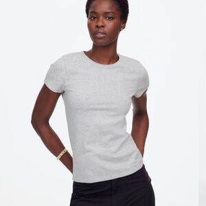 Madewell Essential Slim Tee in Lightweight Cotton in Heather Medium Gray